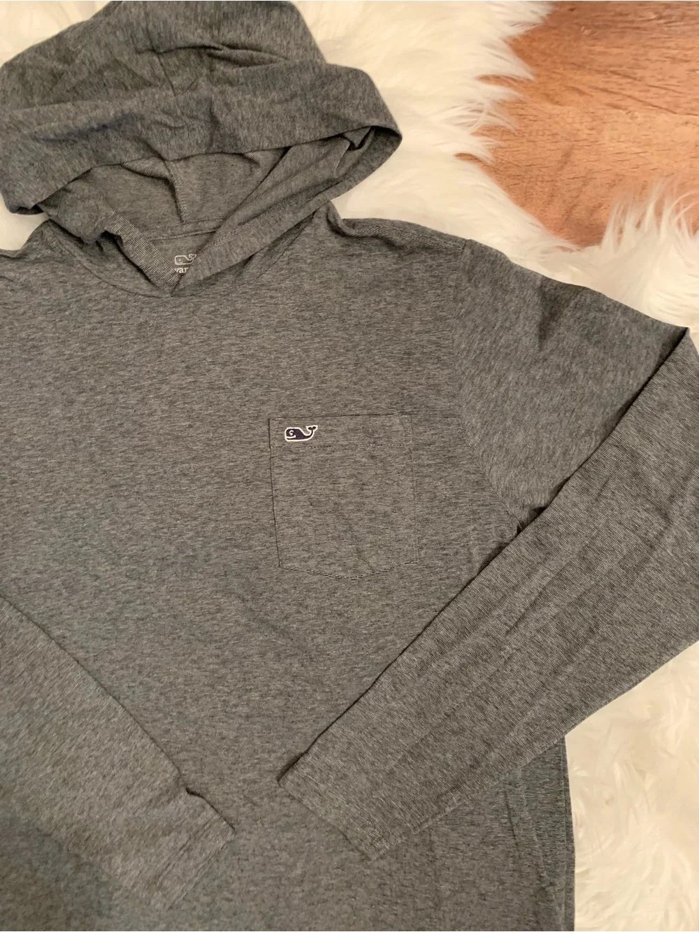Vineyard Vines Teens XL Edgartown T-Shirt Long Sleeve Hooded Chest Pocket Whale